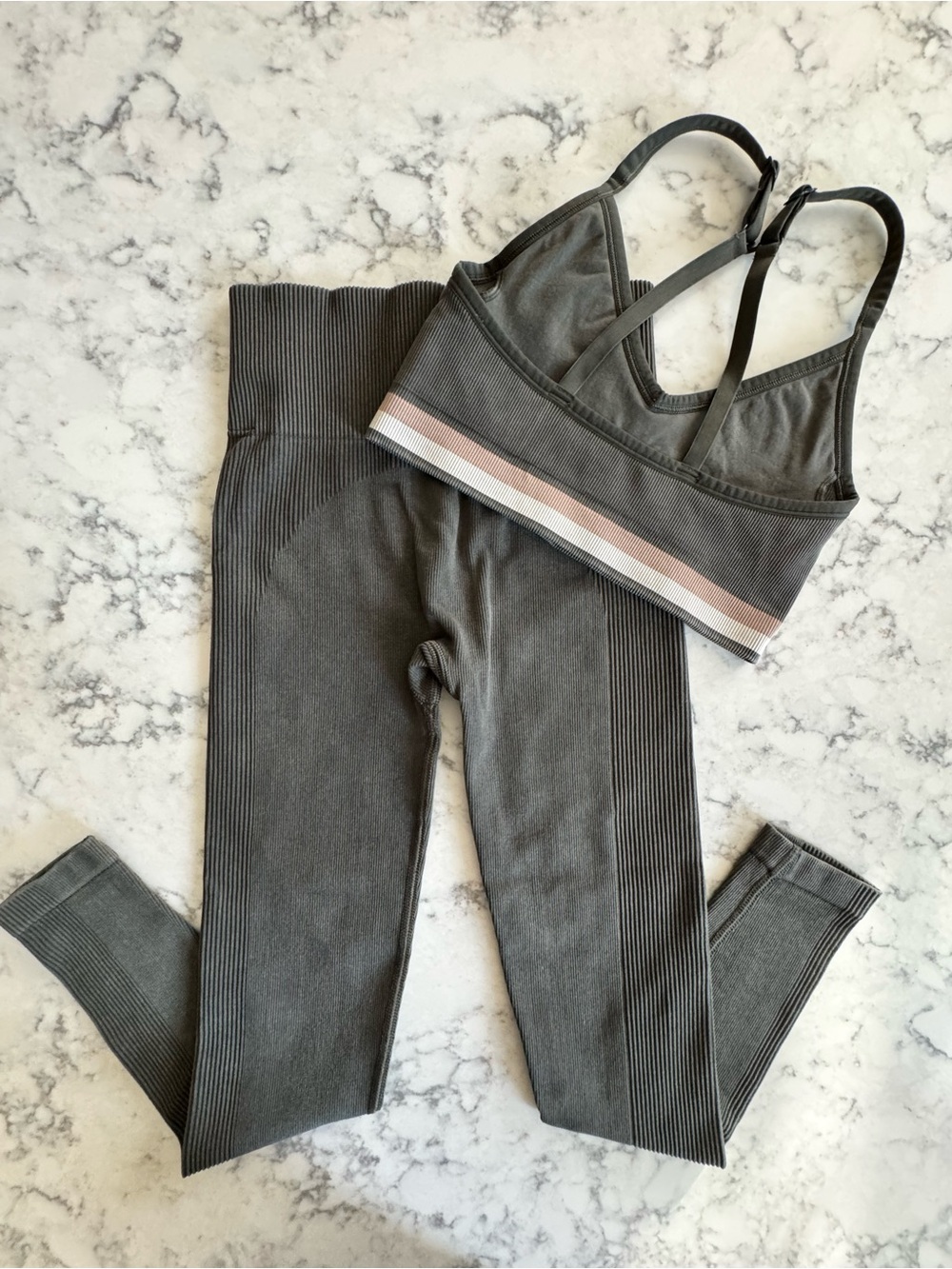 (EUC) SPANX Soft Stretch Seamless Workout Set 🫒 S/XS - Picture 7 of 7